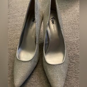 Fioni Night Silver Pumps Size 10